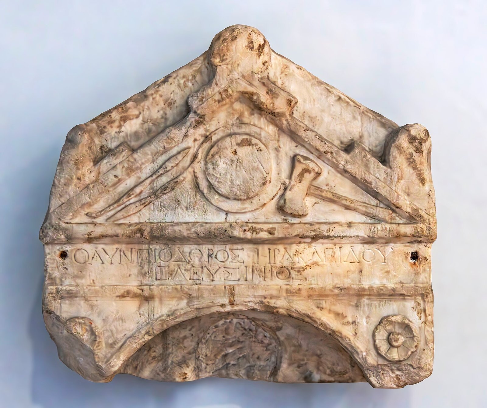 Roma dönemine ait bir mezar steli (temsili)